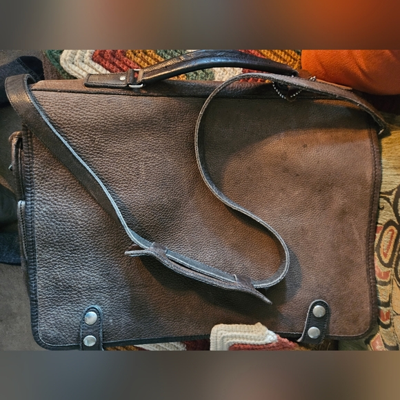 Roots Vintage Portfolio Bag // Pebbled Leather. 1980s. 17x14 Inches - Picture 6 of 15